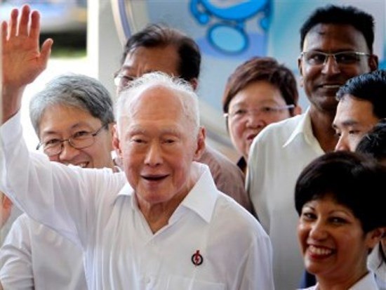 Veliky_lider_Li_Kuan_Ju_i_ego_singapurskoe_chud.jpg