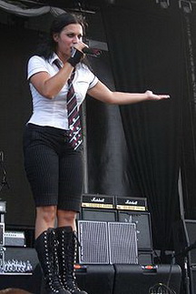 Христина Адріана Кьяра Скаббіа біографія, фото, розповіді - вокалістка італійської готик-метал-групи Lacuna Coil