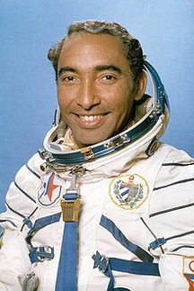 Арнальдо Тамайо Мендес біографія, фото, розповіді - перший кубинський космонавт і перший латиноамериканець в космосі