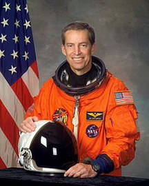 Джеймс Уезербі біографія, фото, розповіді - колишній астронавт НАСА, офіцер ВМФ США, учасник 6 місій Спейс шаттл, єдиний американець - командир п'яти космічних екіпажів