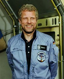 Райнхард Фуррер біографія, фото, розповіді - німецький учений, 2-й астронавт ФРН