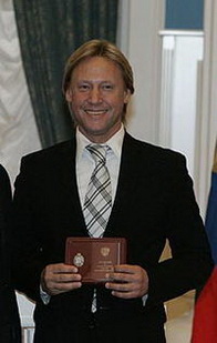 Дмитрий Харатьян