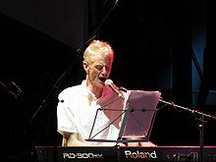 Питер Джозеф Эндрю Хэммилл биография, фото, истории - певец, композитор и основатель прогрессив-рок-группы Van der Graaf Generator