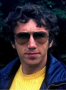 Рольф Штоммелен биография, фото, истории - немецкий автогонщик, победитель Targa Florio 1967 года и 24 часов Дайтоны 1980 года, двукратный победитель 1000 километров Нюрбургринга, выступавший в Формуле-1, 24 часах Ле-Мана и Чемпионате Европы Ф2