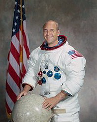 Эванс, Роналд Эллвин биография, фото, истории - астронавт США