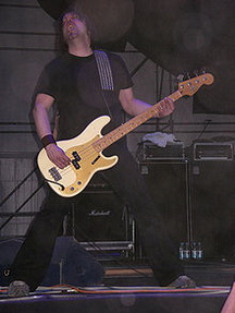 Лейф Едлінг біографія, фото, розповіді - найбільше відомий як автор пісень і беззмінний бас-гітарист шведської Дум-метал групи Candlemass