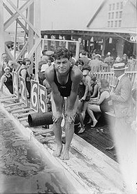 Джоні Вайсмюллер біографія, фото, розповіді - американський спортсмен-плавець, п'ятикратний олімпійський чемпіон, а також актор, найвідоміший виконавець ролі Тарзана
