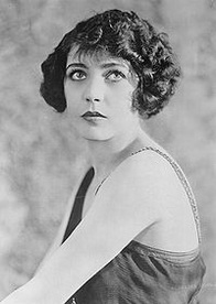 Рене Адора біографія, фото, розповіді - французька актриса, яка досягла популярності в Голлівуді в епоху німого кіно