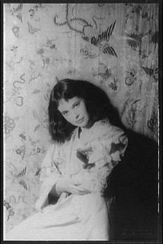 Глорія Вандербілт біографія, фото, розповіді - американська актриса, художниця, письменниця, світська дама і одна з перших дизайнерів синіх джинсів
