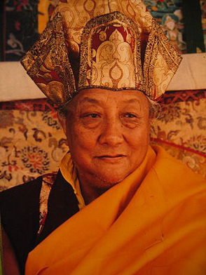Ділго Кхьенце Рінпоче біографія, фото, розповіді - народився в 1910 році як четвертий син сім'ї Ділго, яка сходить до великого царя Тибету Трісон Деценей