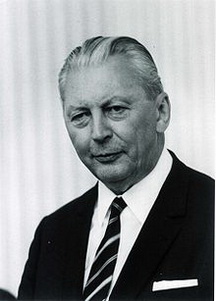 Курт Георг Кизингер біографія, фото, розповіді - німецький політик, член ХДС, лідер так званої «великої коаліції» і в цій якості третіх федеральний канцлер ФРН з 1966 по 1969 рр.