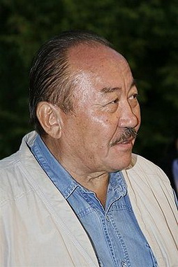 Мухтар Магауін біографія, фото, розповіді - народний письменник Казахстану