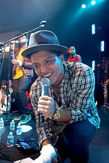    , ,  -    Bruno Mars   ,     ,        Nothin' on You B