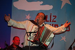 Карлос Мехіа Годой біографія, фото, розповіді - популярний нікарагуанський музикант, композитор і співак