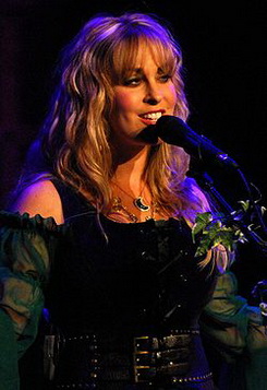Кендіс Найт Лорен біографія, фото, розповіді - американська співачка, вокалістка фолк-рок групи Blackmore  's Night, автор текстів пісень групи