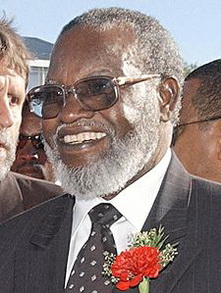 Семюель Деніел Шафіішуна Нуйома біографія, фото, розповіді - перший президент Намібії з 21 березня 1990 до 21 березня 2005, голова партії СВАПО з 1960 до 2007