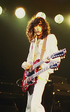 Джиммі Пейдж біографія, фото, розповіді - англійський музикант, аранжувальник, композитор, музичний продюсер і видатний рок-гітарист, який стояв біля витоків Led Zeppelin і до самого кінця залишався музичним «мозком» групи