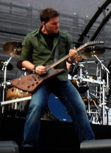 Райан Пік біографія, фото, розповіді - канадський гітарист та бек-вокаліст рок-групи Nickelback