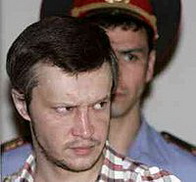 Александр Пичушкин биография, фото, истории - серийный убийца, приговорённый в октябре 2007 к пожизненному заключению по обвинению в совершении многочисленных убийств и покушений на убийство